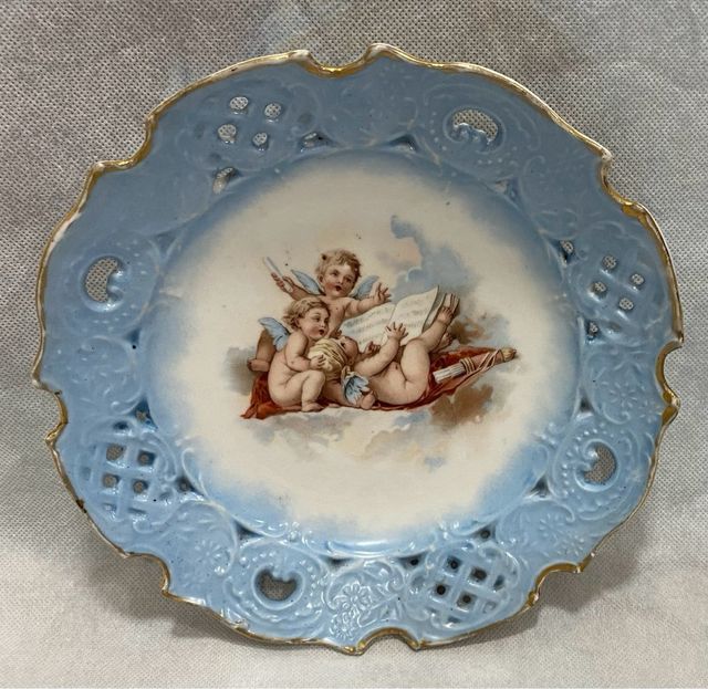 Plato de porcelana de Austria antiguo
