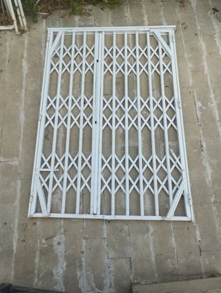Rejas blancas plegables