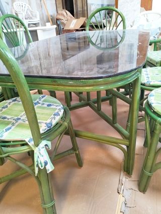 Conjunto mesa sillas ratán verde