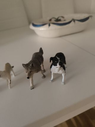 4 Figuras Animales: Perro, Lobo, Gatos