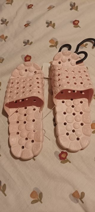 Chanclas de agua rosa