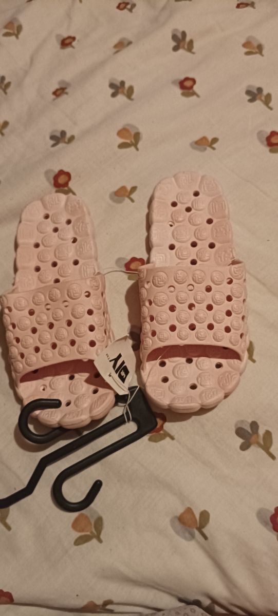 Chanclas de agua rosa