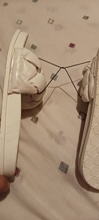 Chanclas blancas trenzadas
