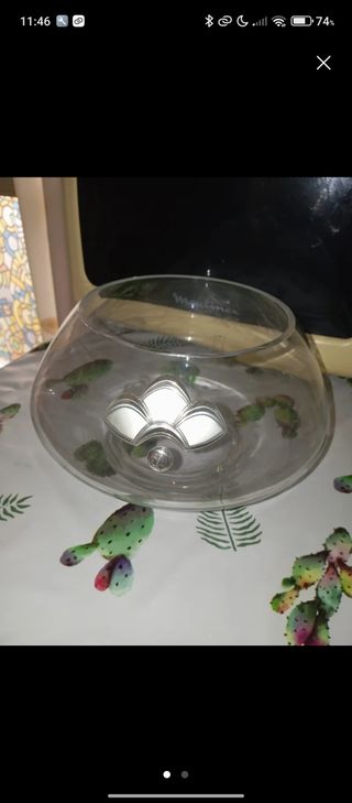 Jarrón de cristal y metal