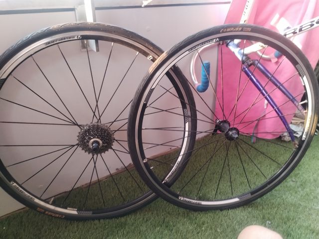 Ruedas carretera 700
