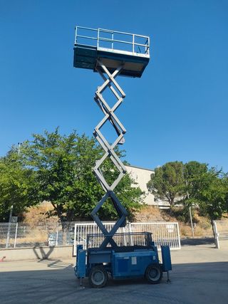 Plataforma elevadora Genie GS-3268RT