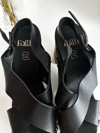 Sandalias tacón piel negras