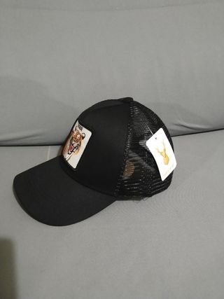 Gorra negra tigre