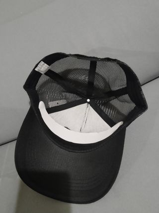 Gorra negra tigre