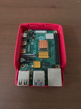 Raspberry Pi 4 Model B + 2x cajas refrigeración