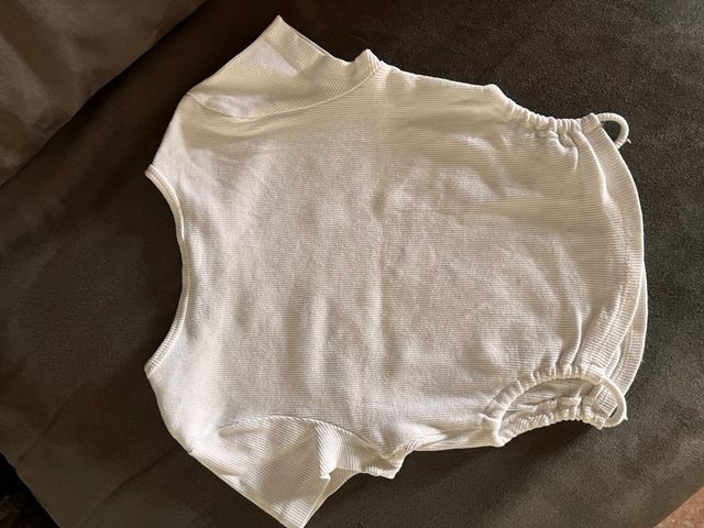 Camiseta Crop Bershka blanco - niñas 10/12 años