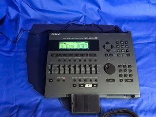 Secuenciador ROLAND Studio M y Modulo Sintetizador