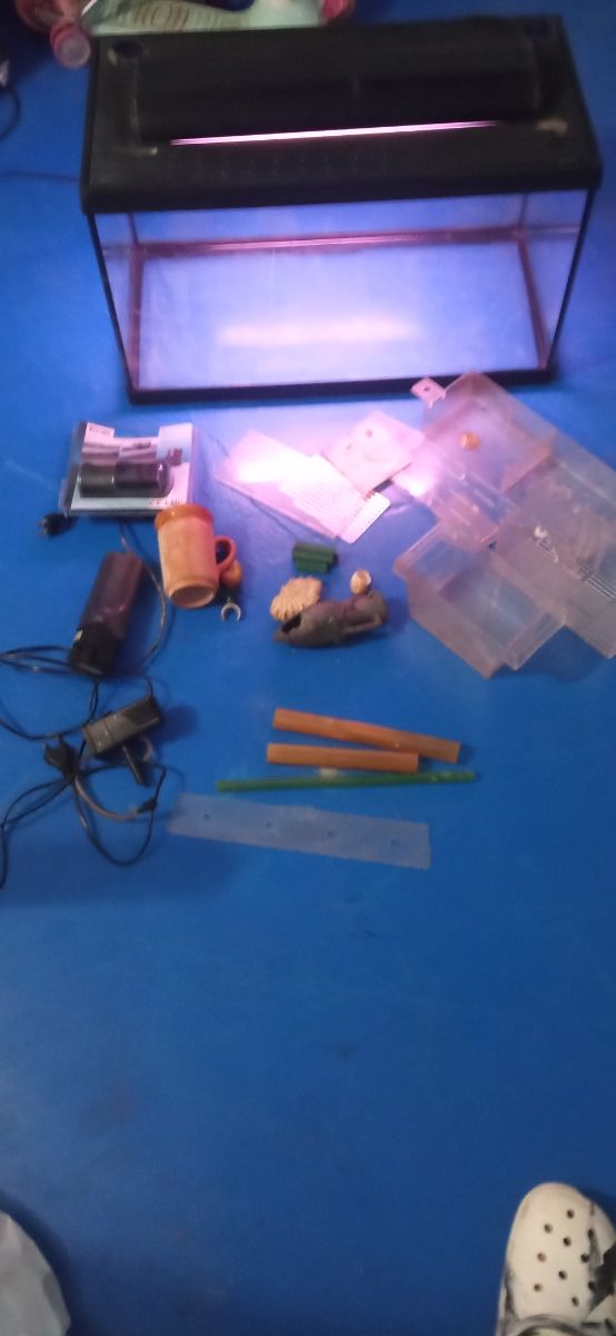 Acuario 65Lts + accesorios