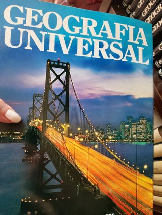 Enciclopedia
Geografiá Universal.  
16 tomos.
