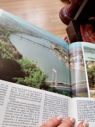 Enciclopedia
Geografiá Universal.  
16 tomos.