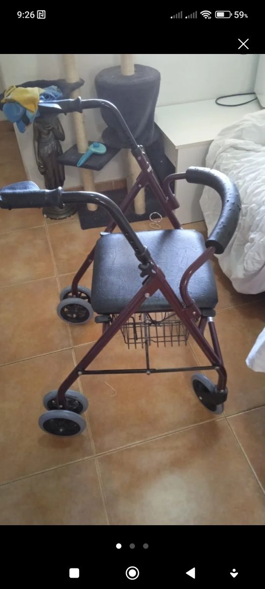 Andador con asiento para mayores
