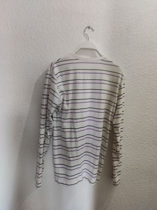 Camiseta rayas morada-blanca