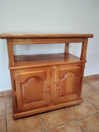 Mueble TV pino - 2 puertas