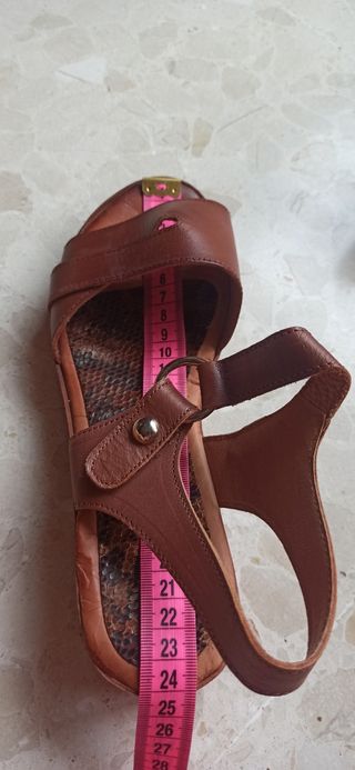 Sandalias cuña Marila marrón 38