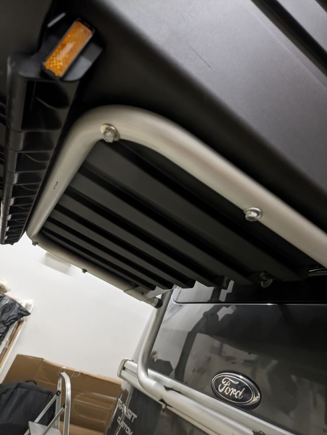 Caja Daken para baca de furgo