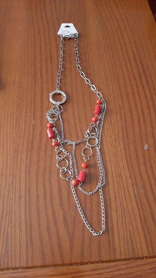 Collana lunga rossa e argento