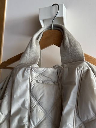 Bolso Bimba y Lola beige acolchado