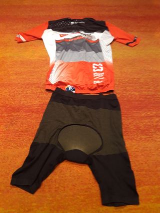 Maillot aero la Vuelta españa y Culotte nuevo L