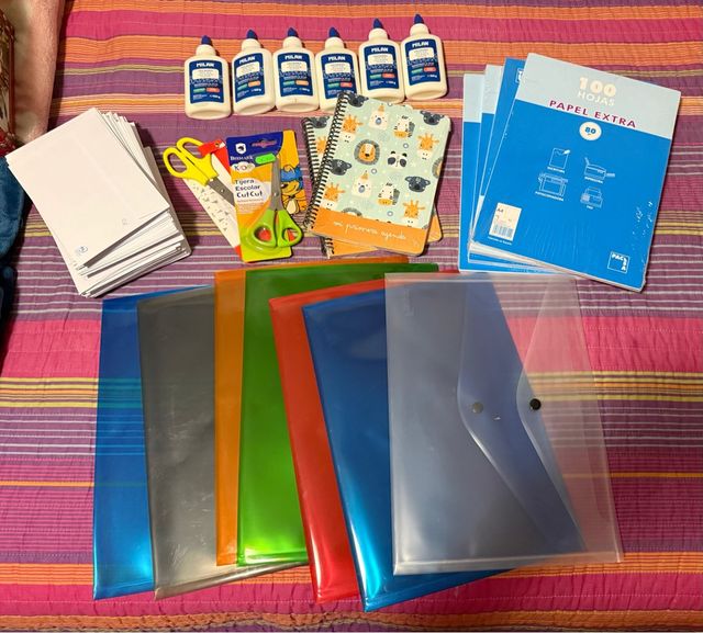 Material escolar nuevo