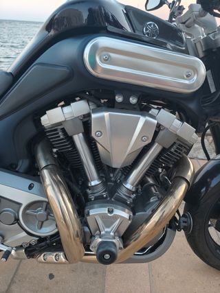 Yamaha MT-01 Impecable