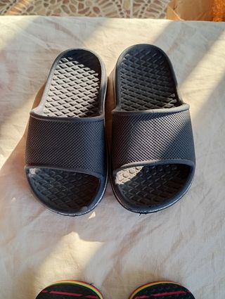 Sandalias niña rosa transparentes