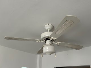 Ventilador de techo blanco