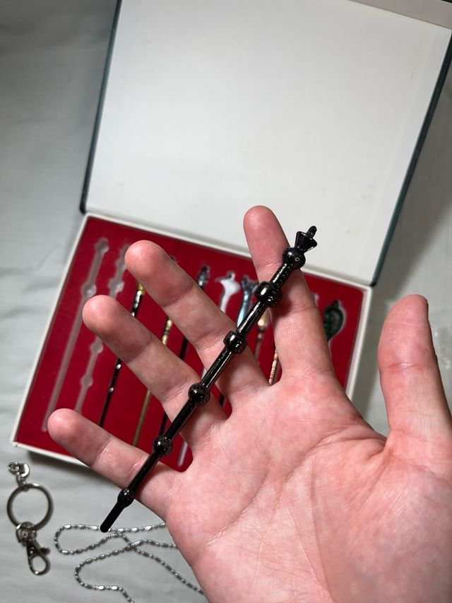 Pack Varitas Harry Potter + llavero y colgante.