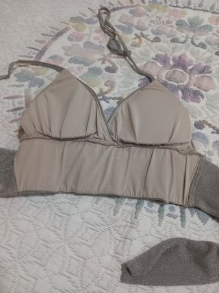 Top bikini Oysho beige-plata