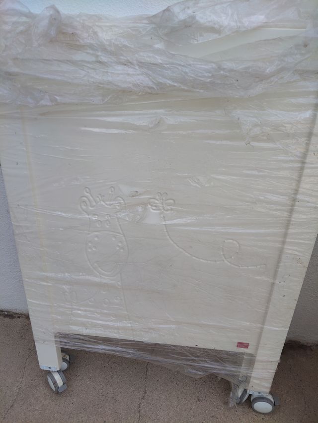 Cuna bebé con ruedas