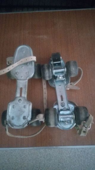 Patines antiguos de metal