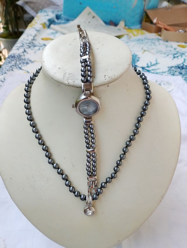 Set orologio e collana perle grigie