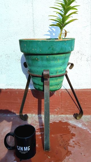 Soporte hierro forjado antiguo