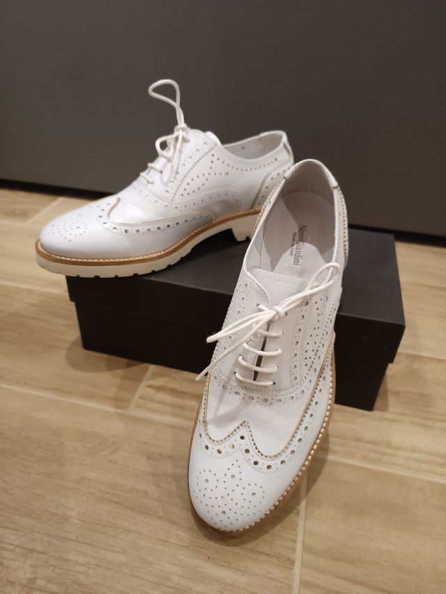 Scarpe Oxford bianche stringate