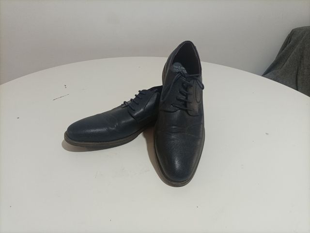 Zapatos negros hombre elegantes.
Usados 1 vez