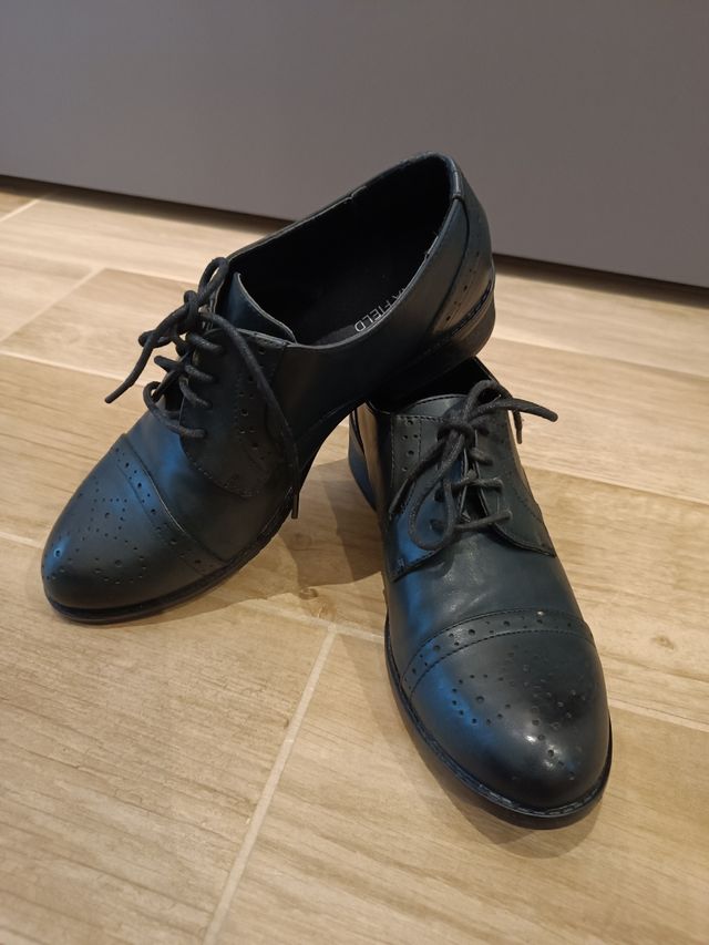 Scarpe stringate nere donna