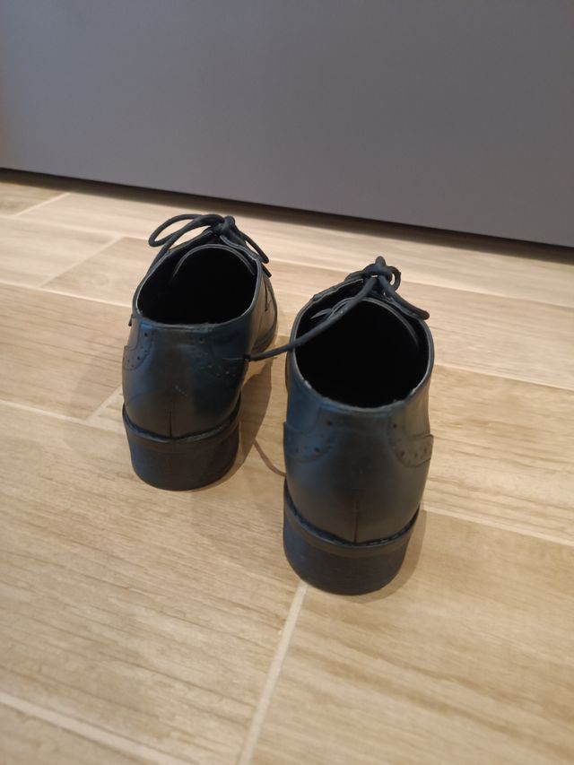 Scarpe stringate nere donna