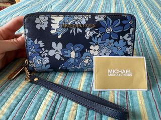 Cartera Michael Kors floral azul