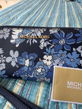 Cartera Michael Kors floral azul