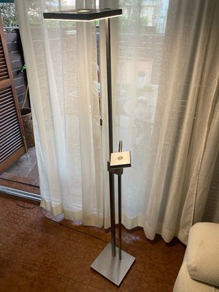 Lampara de pie LED - Moderna