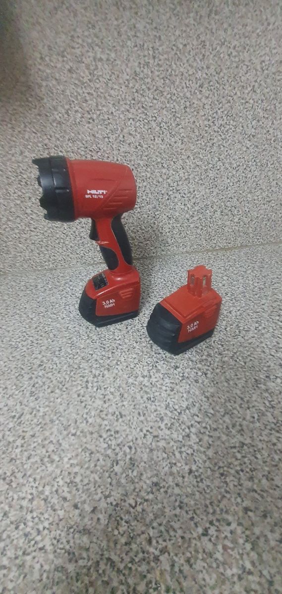 Linterna Hilti BR 12/15