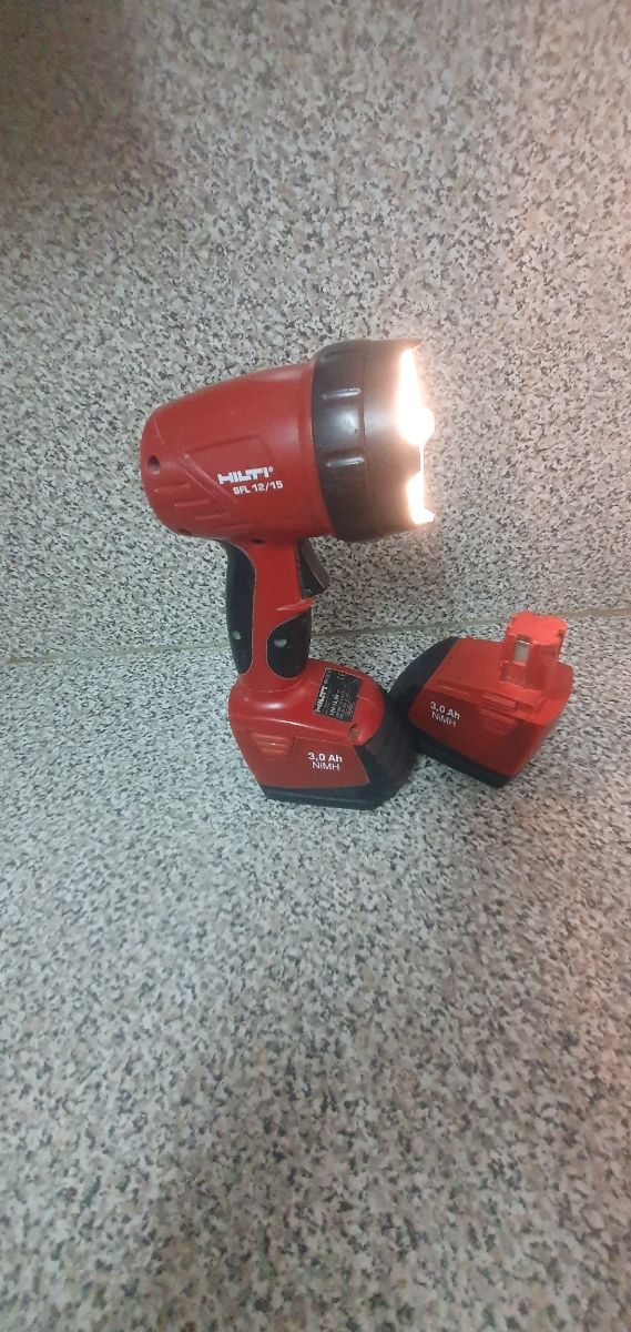 Linterna Hilti BR 12/15