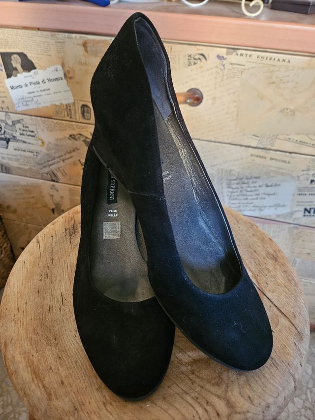 Scarpe Ugo Sorrani camoscio nere 39