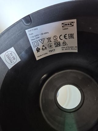 Lámpara dorada techo IKEA