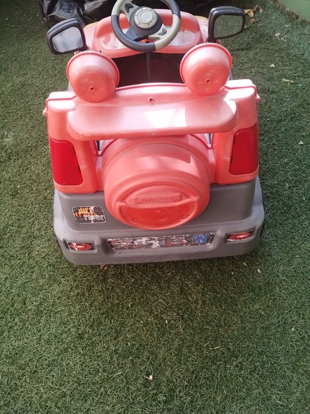 Coche eléctrico infantil rosa, batería nueva