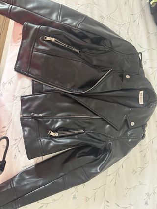 Chaqueta negra cuero H&M niña talla 10 impecable